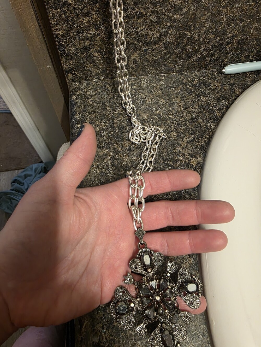 Vintage-Inspired Silver-Tone Black Crystal Floral Pendant Necklace
